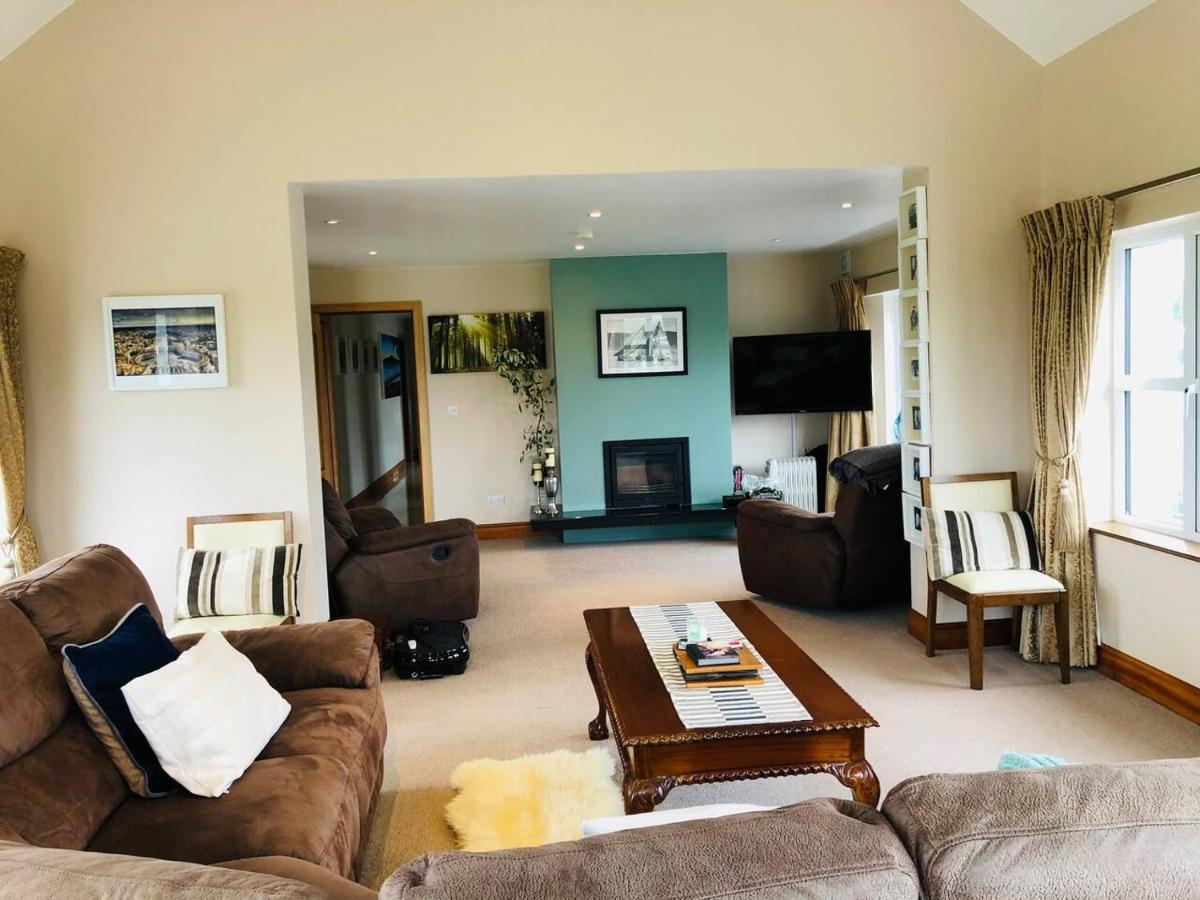 Connemara. 3 Bedroom, 8 Bed, Holiday Home Galway Bagian luar foto