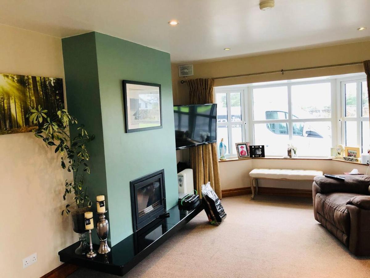 Connemara. 3 Bedroom, 8 Bed, Holiday Home Galway Bagian luar foto