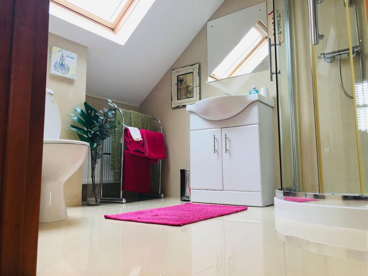 Connemara. 3 Bedroom, 8 Bed, Holiday Home Galway Bagian luar foto