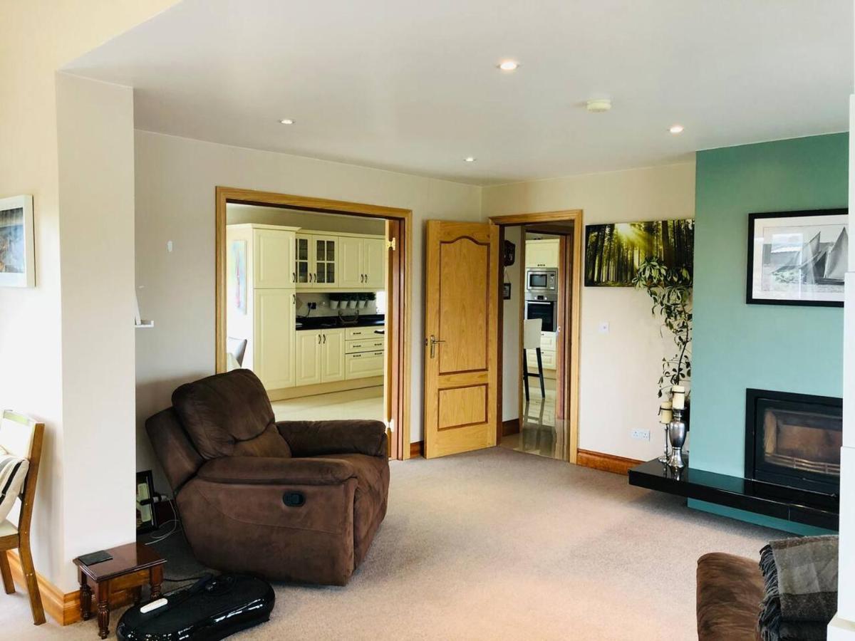 Connemara. 3 Bedroom, 8 Bed, Holiday Home Galway Bagian luar foto