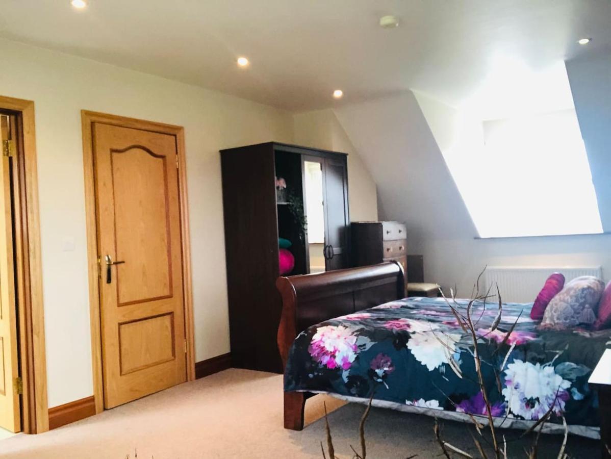 Connemara. 3 Bedroom, 8 Bed, Holiday Home Galway Bagian luar foto