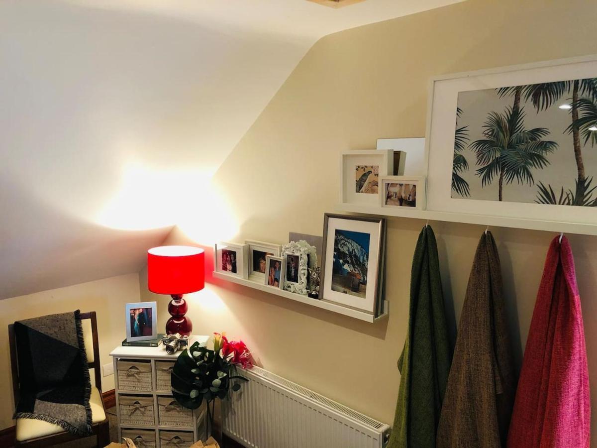 Connemara. 3 Bedroom, 8 Bed, Holiday Home Galway Bagian luar foto
