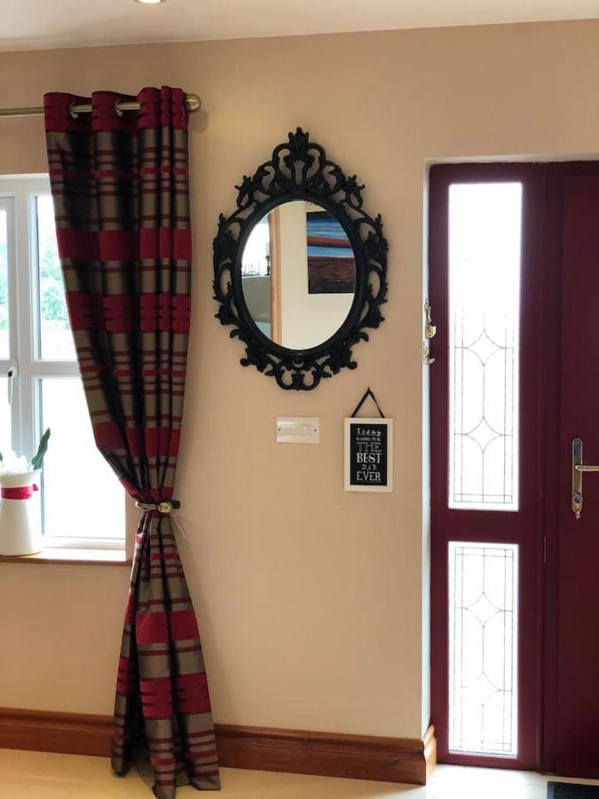 Connemara. 3 Bedroom, 8 Bed, Holiday Home Galway Bagian luar foto