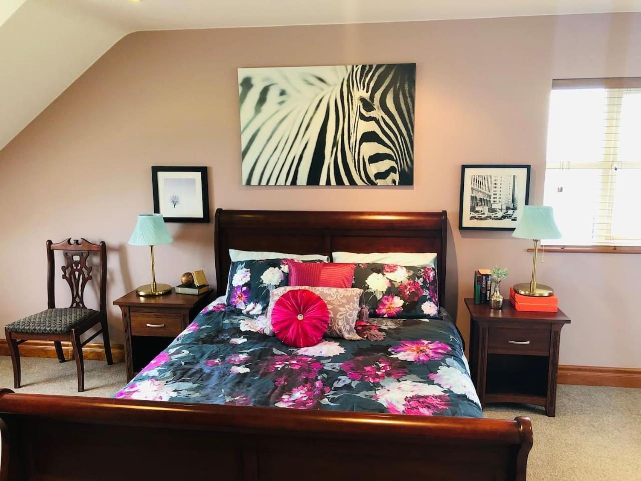 Connemara. 3 Bedroom, 8 Bed, Holiday Home Galway Bagian luar foto